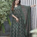 Women Green Anarkali Kurta And Pant Set With Dupatta