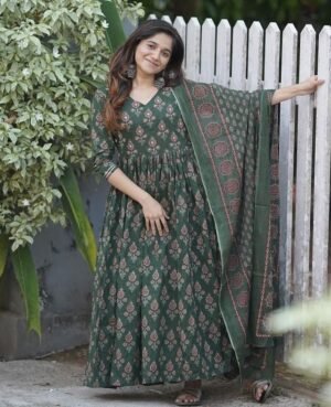 Women Green Anarkali Kurta And Pant Set With Dupatta