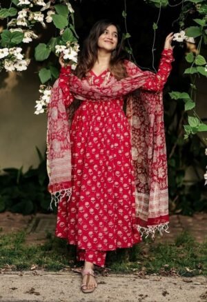 Women Viscose Printed Red Kurta And Pant Set With Dupatta